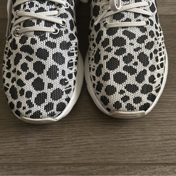 Women’s adidas Swift Run 22 Sneaker Shoes Size 9.5 - Picture 5 of 10